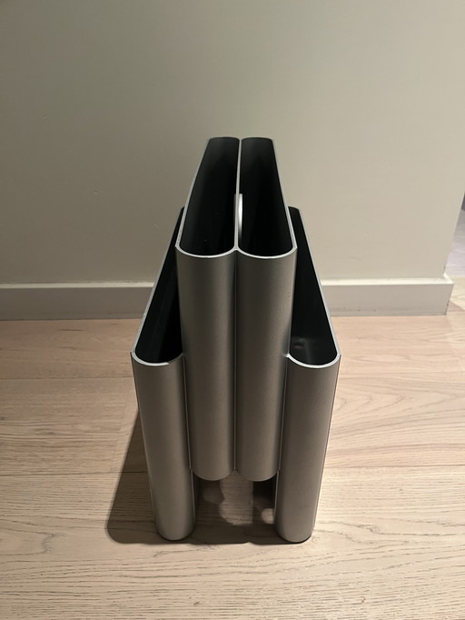 Grijze Kartell tijdschriftenhouder