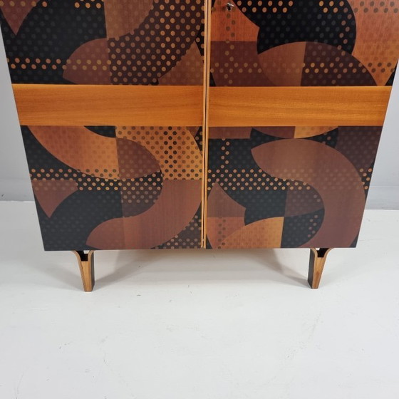 Image 1 of Vintage kledingkast 1970