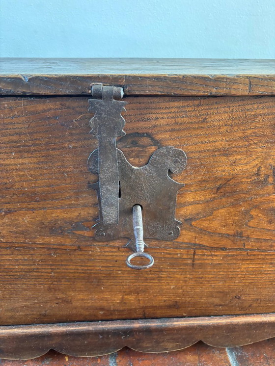 Image 1 of Cofre para mantas de madera de pino español (Antiguo)