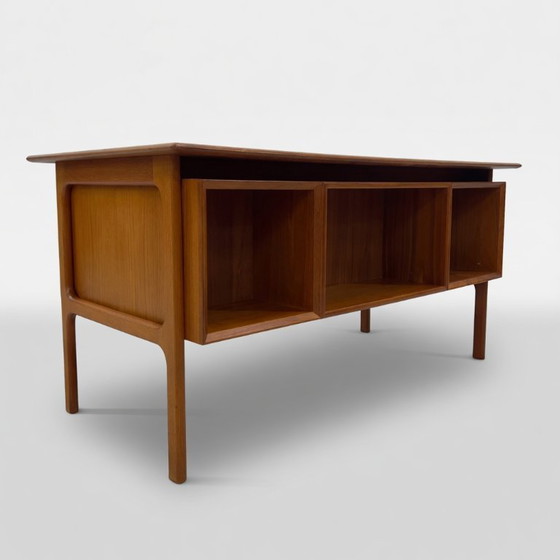 Image 1 of Scrivania direzionale in teak di Arne Vodder per Brouer, anni '60