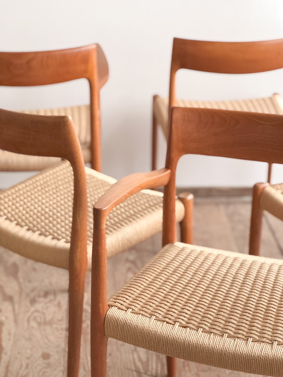 Image 1 of Mid Century Deense Teakhouten Eetkamerstoelen #57 & 77 door Niels O. Møller, J. L. Moller, Set van 8