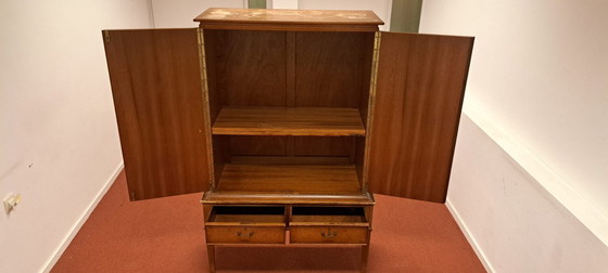 Image 1 of Meuble classique en noyer | style antique/rétro | années 1940-1950