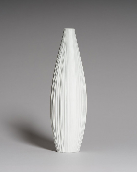 Image 1 of Martin Freyer für Rosenthal Studio-Line: Skulpturale weiße "Plissée"-Porzellanvasen, Deutschland, 1968 - Satz von zwei