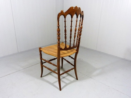 Image 1 of Silla Chiavari de madera con asiento tejido, década de 1960.