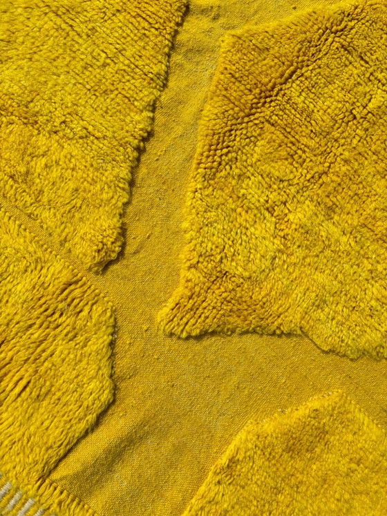 Image 1 of Tapis berbère marocain jaune sur mesure 3 x 2 m