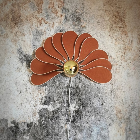 Image 1 of Applique murale, modèle Paon, 11 pétales en rotin et lin (teinte au choix)