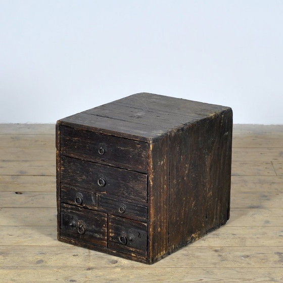 Antique Japanese small chest of drawers, circa 1900 – Iron, Wood (photo 4 of 12)