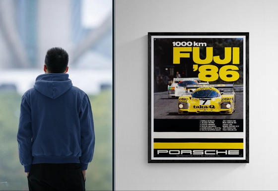 Image 1 of Porsche 1000km Fuji – 1986 – Poster originale Porsche vintage di Strenger Grafik Design – Vintage Motorsport – 102x76 cm