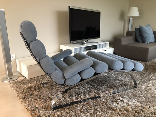 Cor Sinus con braccioli e poggiapiedi in Alcantara