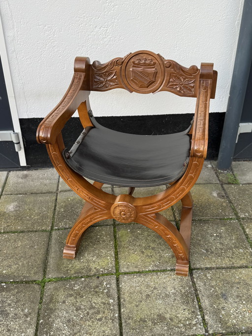 Silla renacentista Savonarola vintage