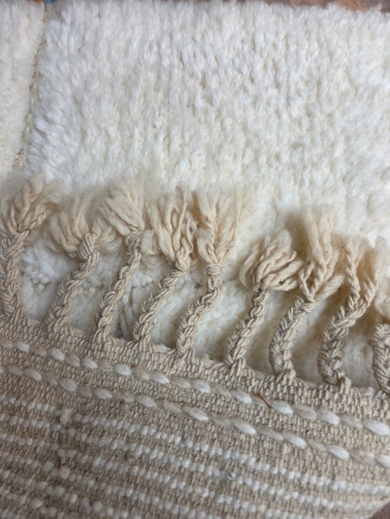 Image 1 of Small cream Moroccan Beni Ourain pmush rug 147 x 102 cm