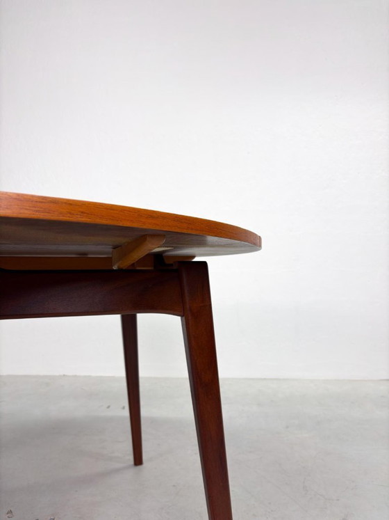 Round Milan Dining Table by Louis van Teeffelen – Wood (photo 14 of 19)