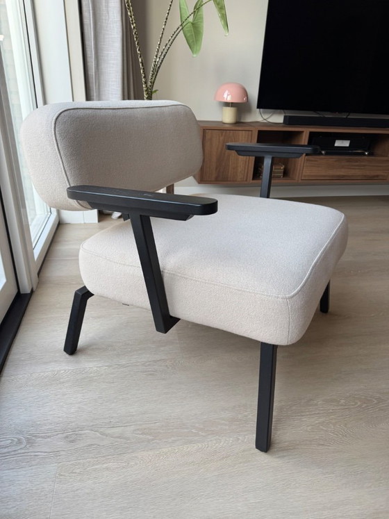 Poltrona con rivestimento in tessuto crema, Studio Henk, Poltrone, Legno, Metallo, Modern (foto 2 di 5)