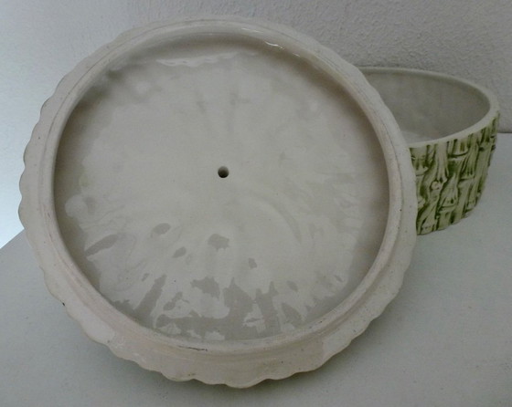 Image 1 of Vintage Italiaanse keramieken doos met bovenop een poedel.