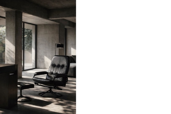 Image 1 of Poltrona girevole e pouf in pelle nera danese moderna vintage di metà secolo di Unico, anni '70, set di 2