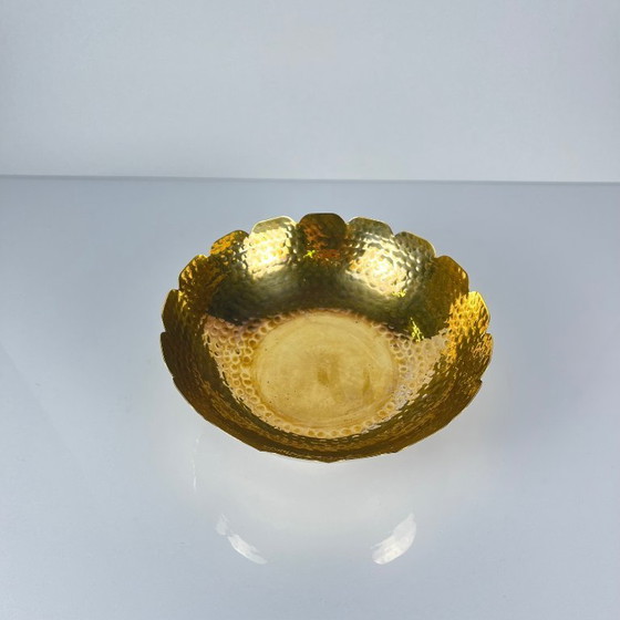 Image 1 of Coupe indienne en métal doré martelé, EPNS