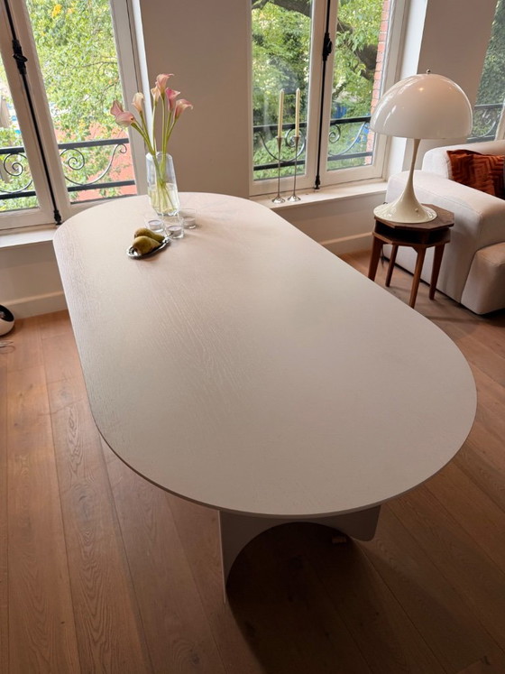 FEST Plateau oval dining table - sand – Wood (photo 2 of 8)