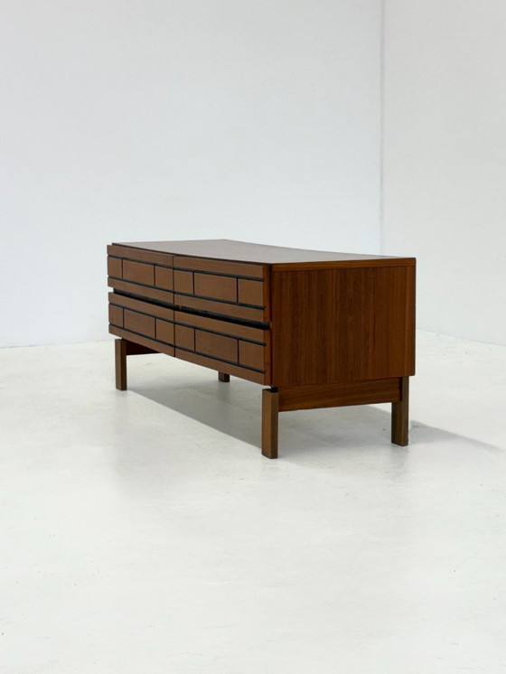 Image 1 of Buffet bas italien en bois avec lignes graphiques noires