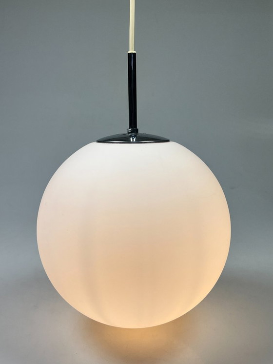 Image 1 of Lampe boule / lampe suspendue en verre, Glashütte Limburg, Allemagne, années 1960