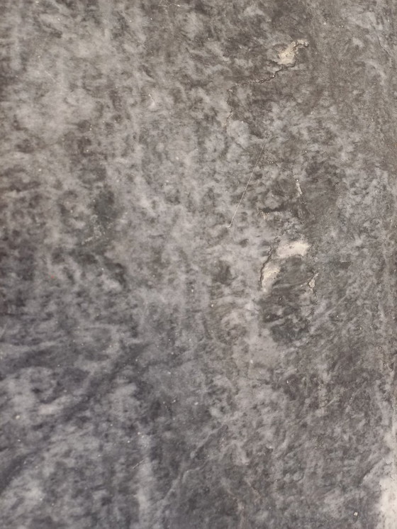 Image 1 of Vintage grijze marmeren salontafel uit de jaren 70.