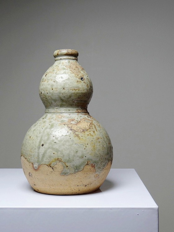 Image 1 of Kleine dubbelwandige Japanse keramische sakefles van Iga, vintage/oude collectie