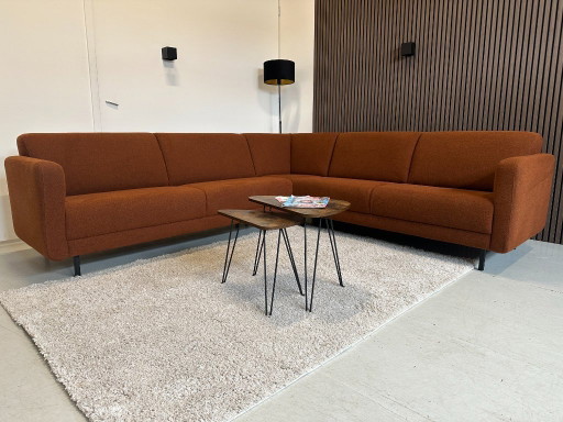 Banco campione in terracotta in perfette condizioni, 273x250 cm