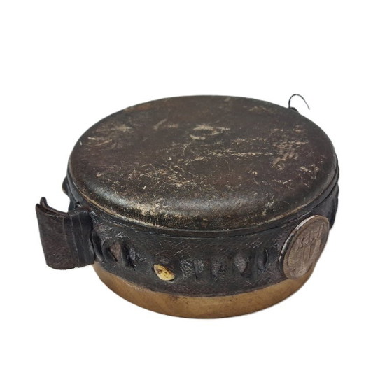 Image 1 of Vintage houten kom met leren decoratie