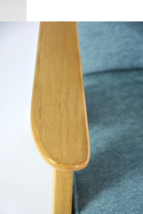 Image 1 of Poltrone KOMPAS in bouclé azzurro