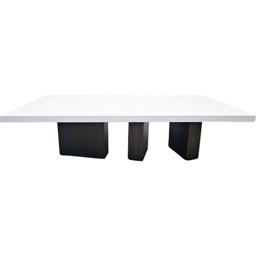 Gran mesa de comedor vintage lacada de Iceberg Architecture Studio