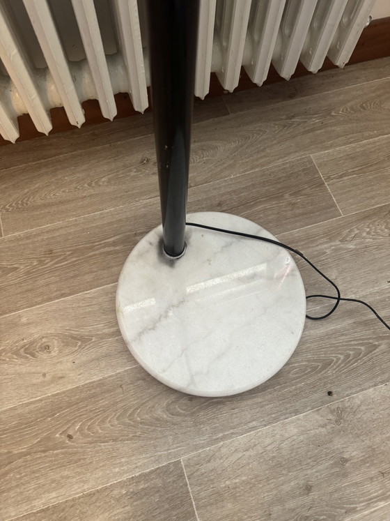 Image 1 of Lampada da terra vintage in stile Arco – anni '60/'70 – Marmo e metallo laccato nero