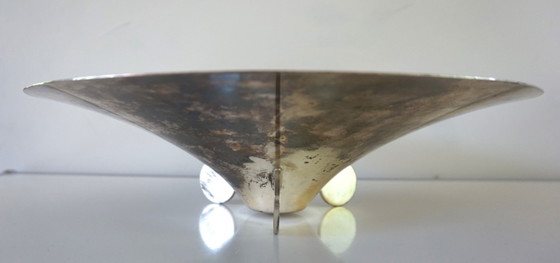 Image 1 of Ciotola scultorea Bauhaus WMF Ikora, in ottone argentato, realizzata da Paul Haustein nel 1920.