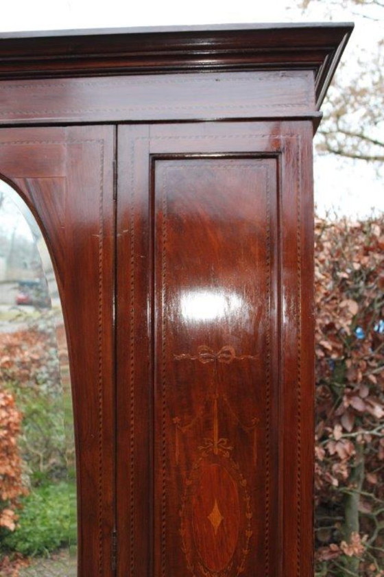 Image 1 of Armadio vintage in legno (anni 30-40) armadio per ragazze