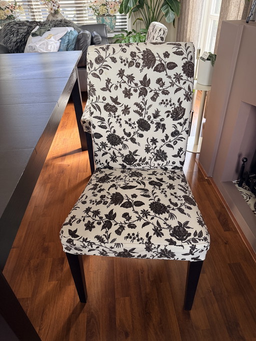 4 Stühle mit Stoffbezug