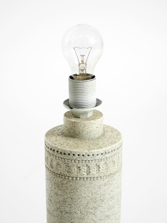 Image 1 of Beautiful 1960s white Rimini ceramic table lamp by Aldo Londi for Bitossi Italy