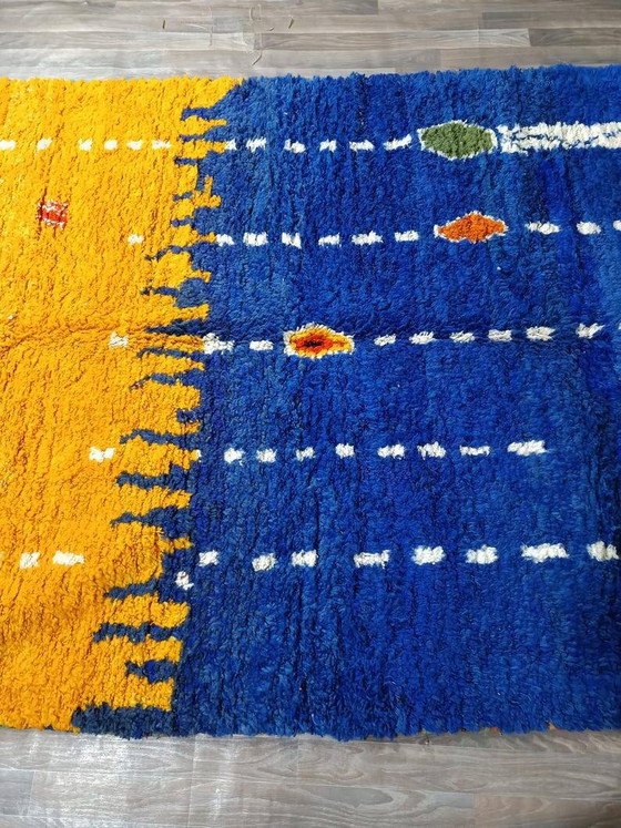 Tapis berbère marocain traditionnel 250cm x 150cm (photo 3 of 12)