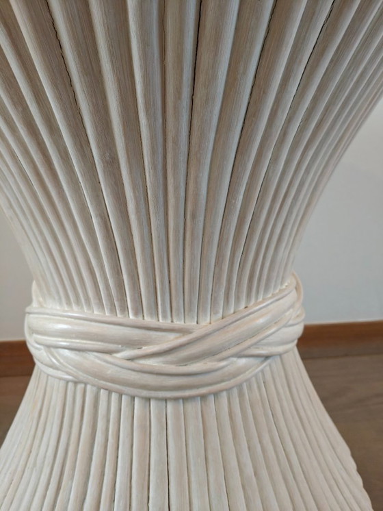 Image 1 of Mesa de ratán con forma de gavilla de trigo - McGuire