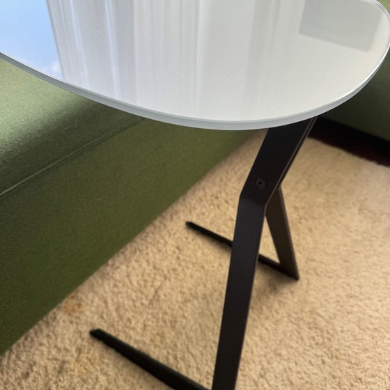 Image 1 of Table design pour ordinateur portable 'Calimero'