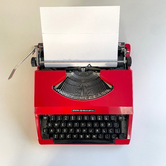 Image 1 of Machine à écrire vintage Sperry Remington Idol rouge années 1980, style rétro