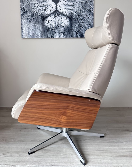 Conform Air Design Armchair – Wood, Leather (photo 5 of 9)