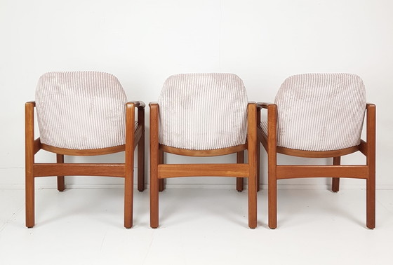 Image 1 of 3 vintage teakhouten Deense stoelen nieuw gestoffeerd roze rib