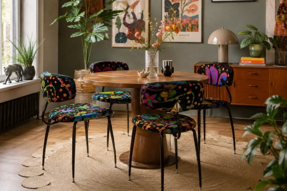 Lande Tripod vs Josef Frank Teheran – Esszimmerstühle, Metall, Stoff (photo 9 of 9)