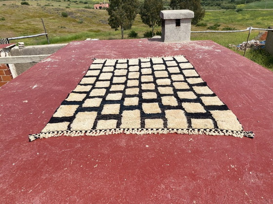 Image 1 of Beni Ourain tapijt 230x160 cm – Zwart-crème geruit Marokkaans wollen tapijt – Handgemaakt Berber tapijt