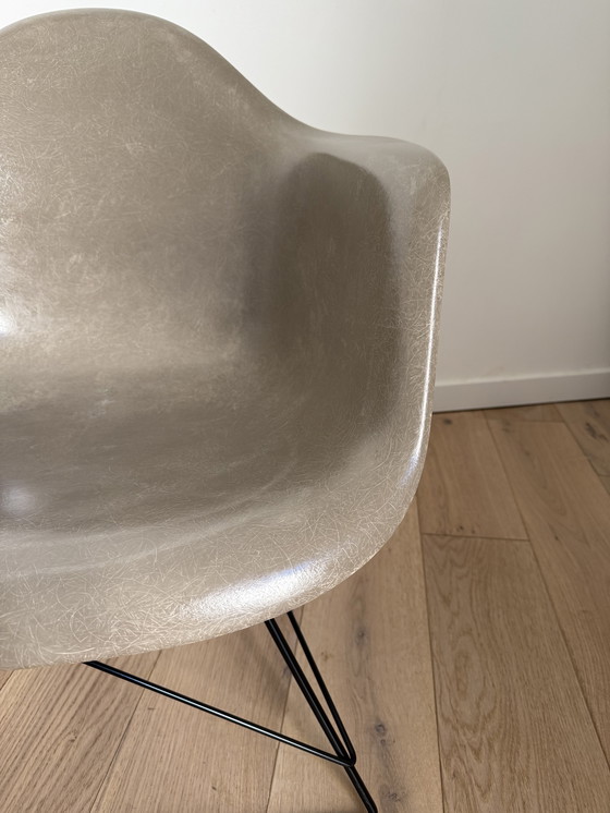 Image 1 of CUNA PARA GATOS CHARLES Y RAY EAMES HERMAN MILLER NO VITRA KNOLL