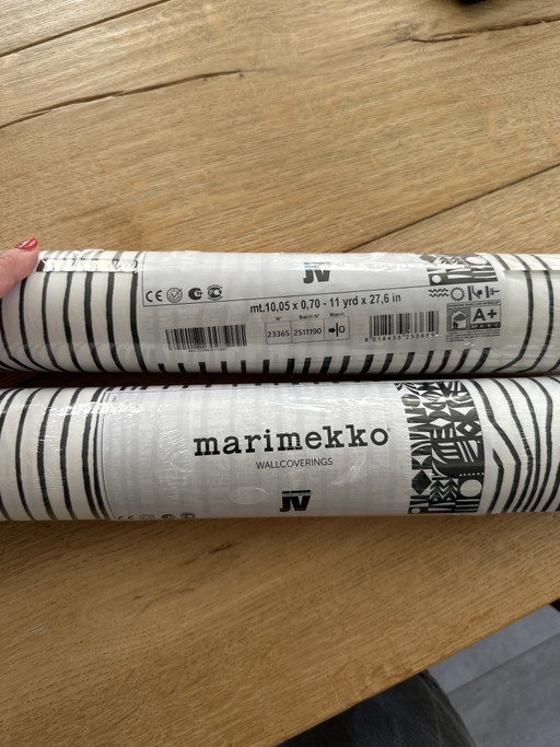 Papier peint, 2 rouleaux de chez Hooked on walls.