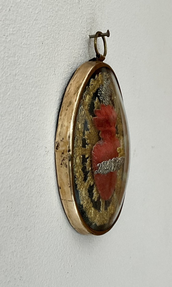 Antique French Sacred Heart under Domed Glass, c.1900 – Decorative Objects, Brass (photo 3 of 5)