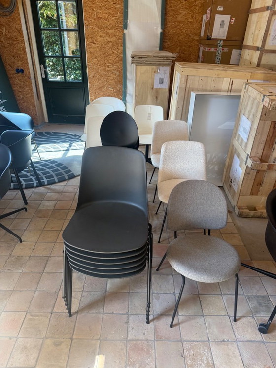 31 Modelli di showroom di design danese e tradizione e Verpan – &Tradition, Sedie da pranzo, Leather, Metal (photo 6 of 14)