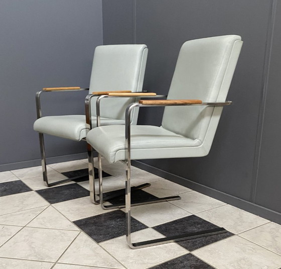 Sillas únicas de cromo y cuero gris, fabricadas bajo pedido en la década de 1980. – Sillas y sillones (photo 5 of 17)