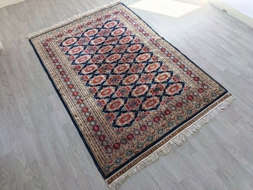 Alfombra pakistaní hecha a mano