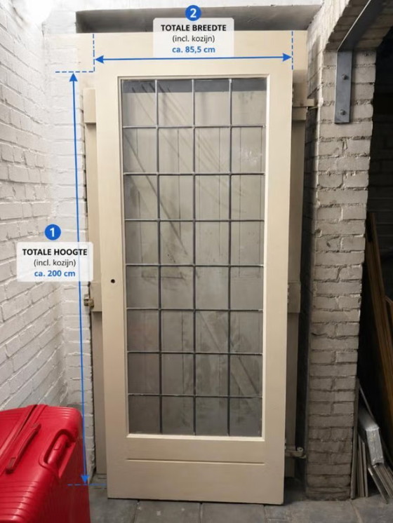 Image 1 of Puertas interiores dobles de madera con travesaño (pieza separada)