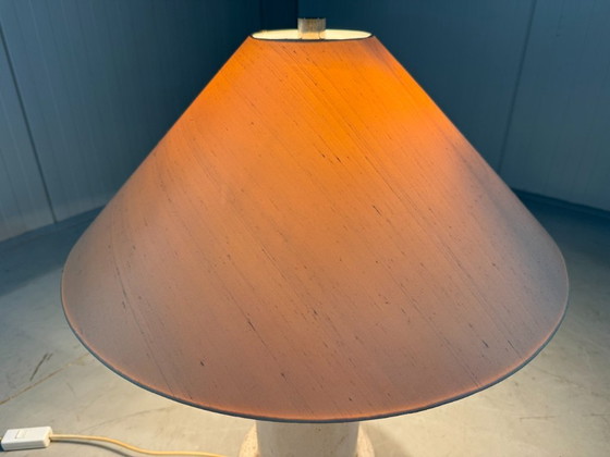 Image 1 of Lámpara de mesa italiana de travertino de mediados de siglo, década de 1960.